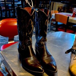 Vintage Justin cowboy boots, men’s 8d would fit woman 9